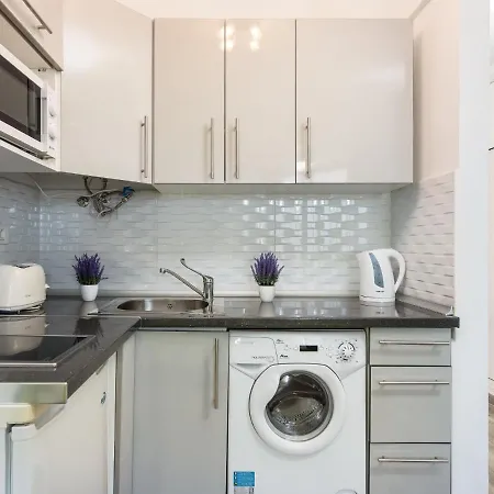 427 Beautiful Summerland Wi-fi Sat-tv 公寓